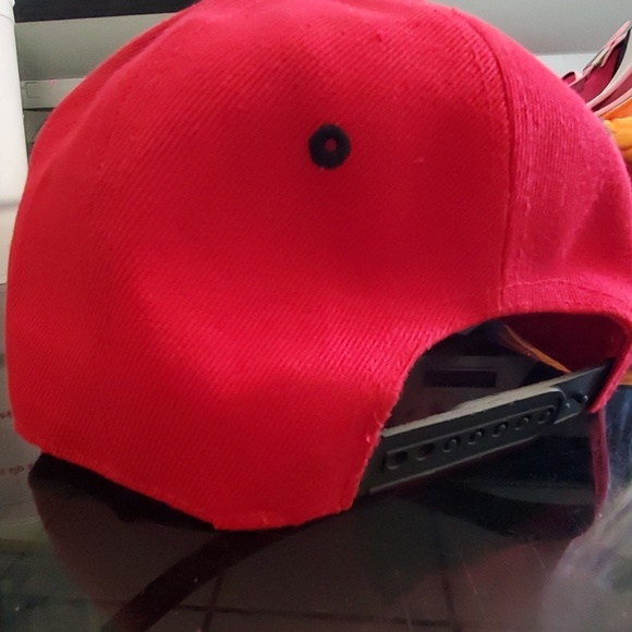 Red L.A. Snapback - Picture 2 of 3